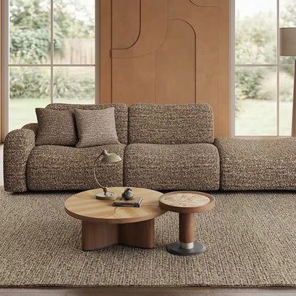 Canapé Modulaire Céleste
Design contemporain et confort absolu : structure en bois massif avec assise ultra-moelleuse en mousse HR et plumes.