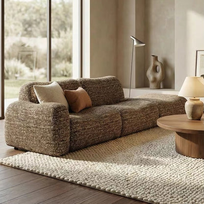 Canapé Modulaire Céleste
Design contemporain et confort absolu : structure en bois massif avec assise ultra-moelleuse en mousse HR et plumes.
