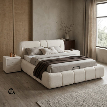 Chambre Bouclé Cozy : Lit design en tissu bouclé douillet et deux tables de chevet assorties. Une ambiance chaleureuse et épurée.