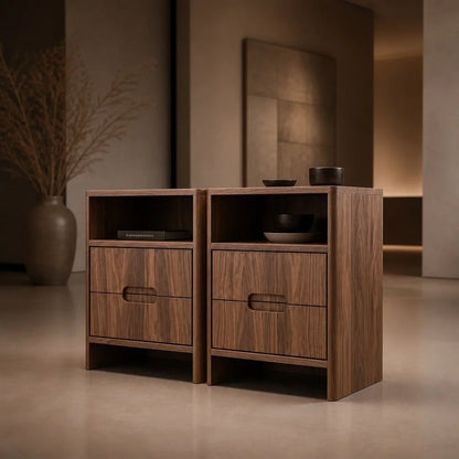 Commode moderne en bois de noyer avec tiroirs et niche de rangement.