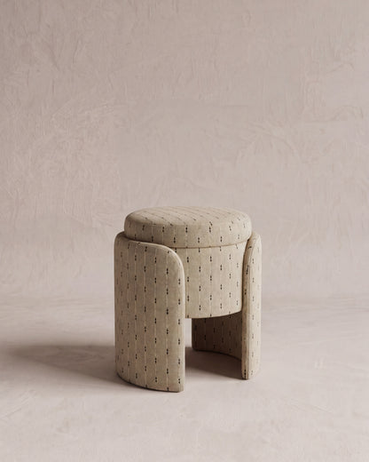 Tabouret
C'est un siège individuel sans dossier ni accoudoirs, pratique et compact pour tous les espaces.