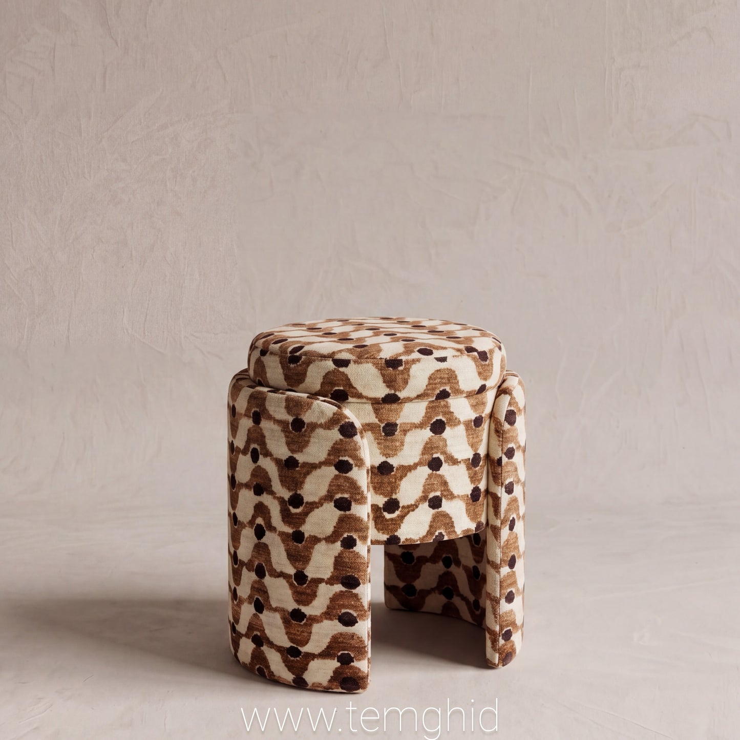 Tabouret
C'est un siège individuel sans dossier ni accoudoirs, pratique et compact pour tous les espaces.