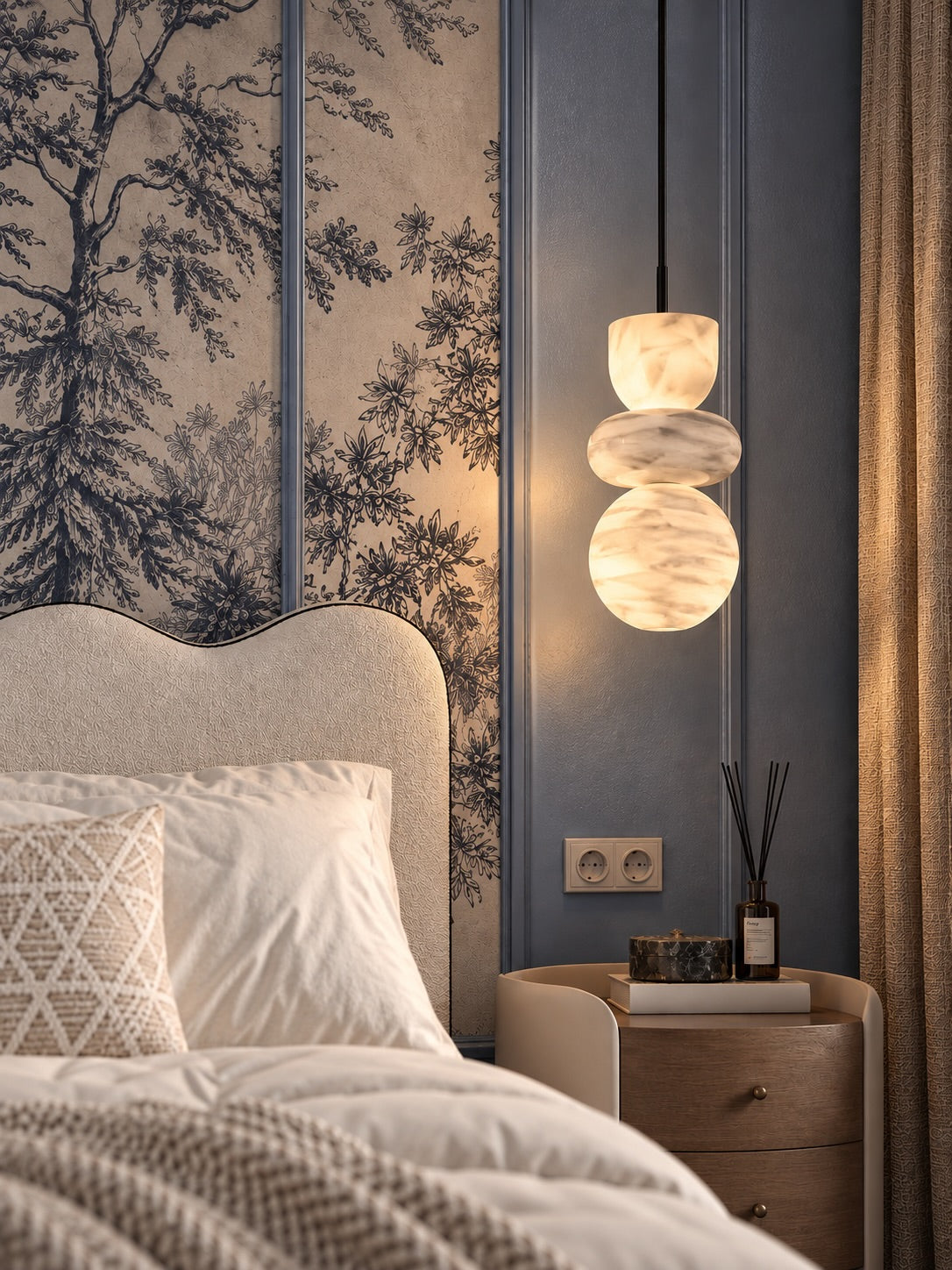 Lit Onde - Un lit au design moderne et élégant qui allie un confort exceptionnel à une esthétique raffinée. Doté d'une tête de lit enveloppante et d'un revêtement de haute qualité, il s'intègre parfaitement dans toutes les chambres pour un sommeil tout en