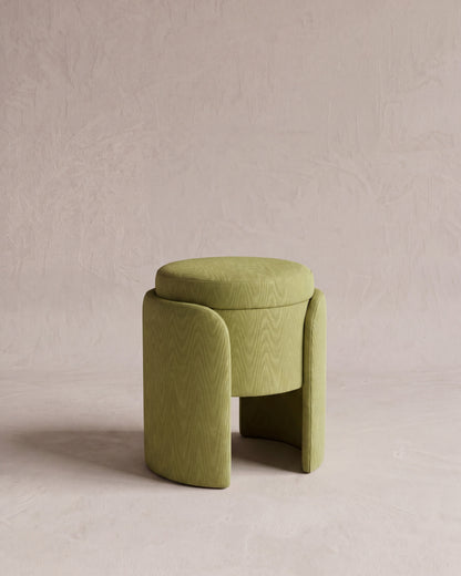 Tabouret
C'est un siège individuel sans dossier ni accoudoirs, pratique et compact pour tous les espaces.