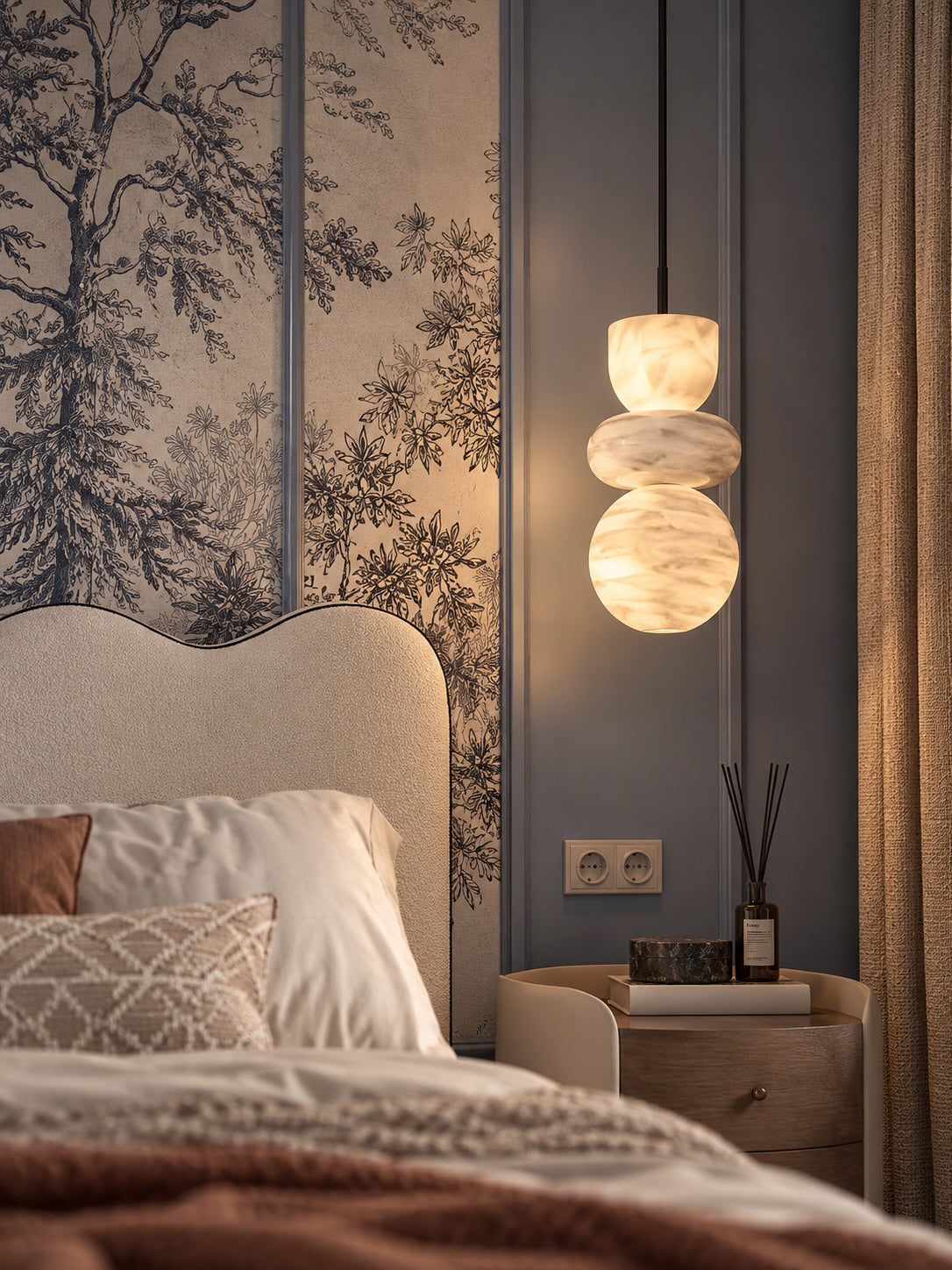 Lit Onde - Un lit au design moderne et élégant qui allie un confort exceptionnel à une esthétique raffinée. Doté d'une tête de lit enveloppante et d'un revêtement de haute qualité, il s'intègre parfaitement dans toutes les chambres pour un sommeil tout en